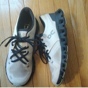 On Running Women's Sneakers - Black and Cream fawn magnet sz 7